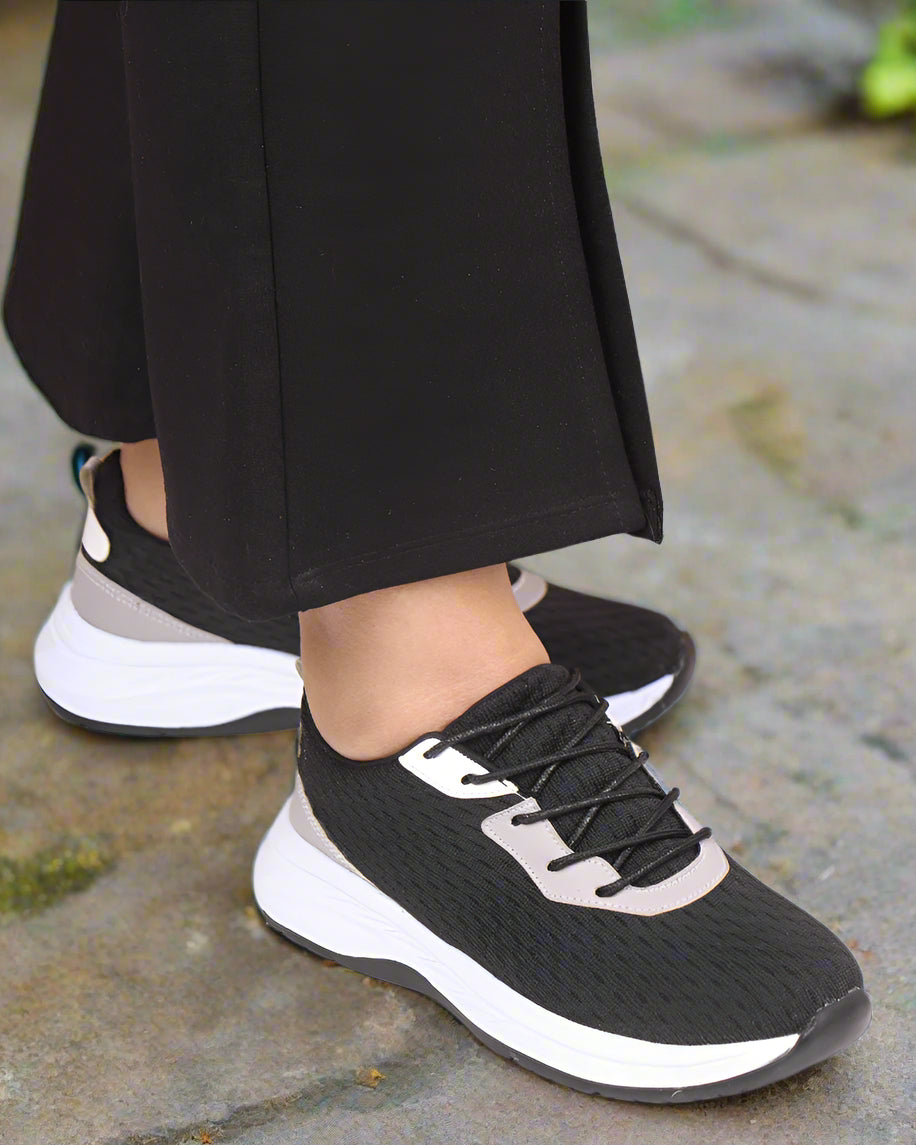 Meva Sneaker