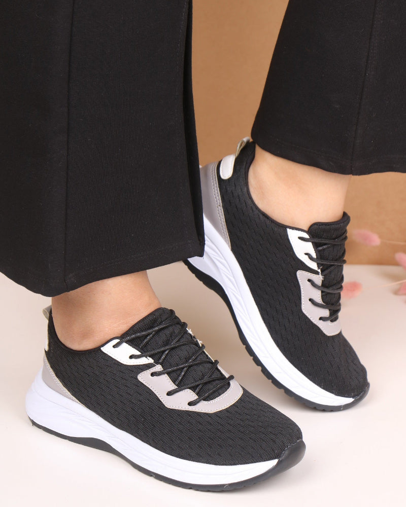 Meva Sneaker