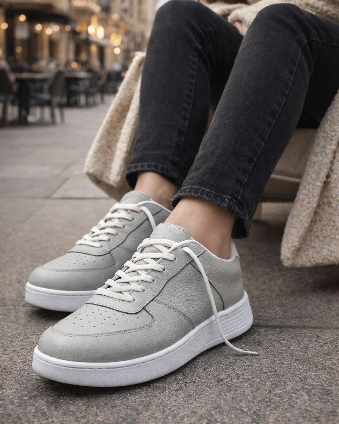 Women's Sneakers - 2099