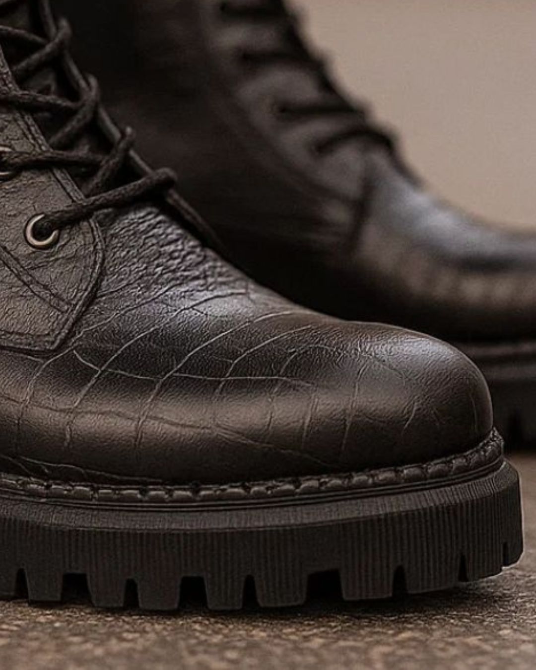 هاف بوط حريمي جلد طبيعي