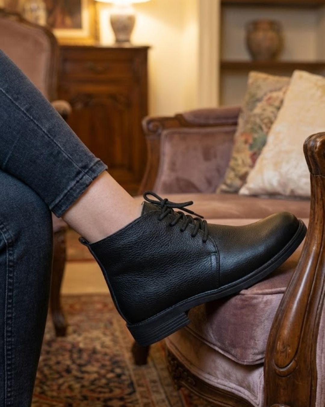 هاف بوت جلد طبيعي