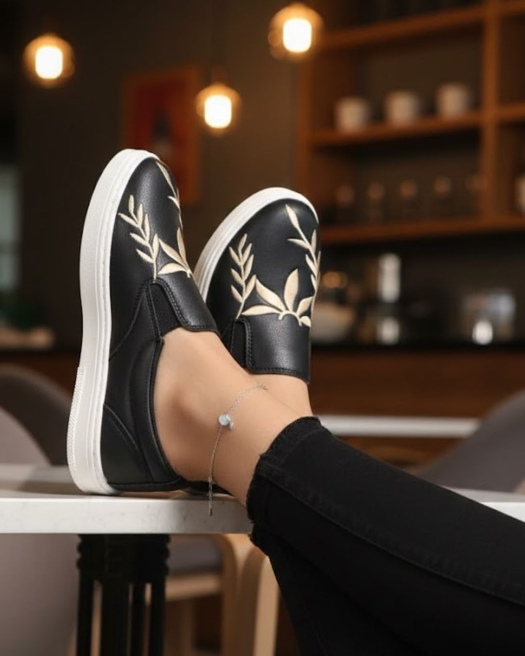 Women's Sneaker - 4009M