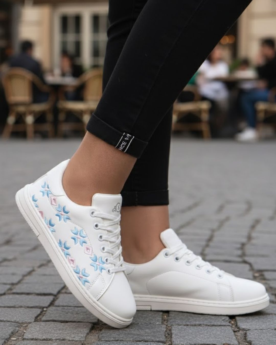 Women's Sneaker - 4019M_1