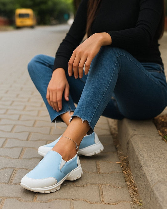 Women's Sneakers - 2076