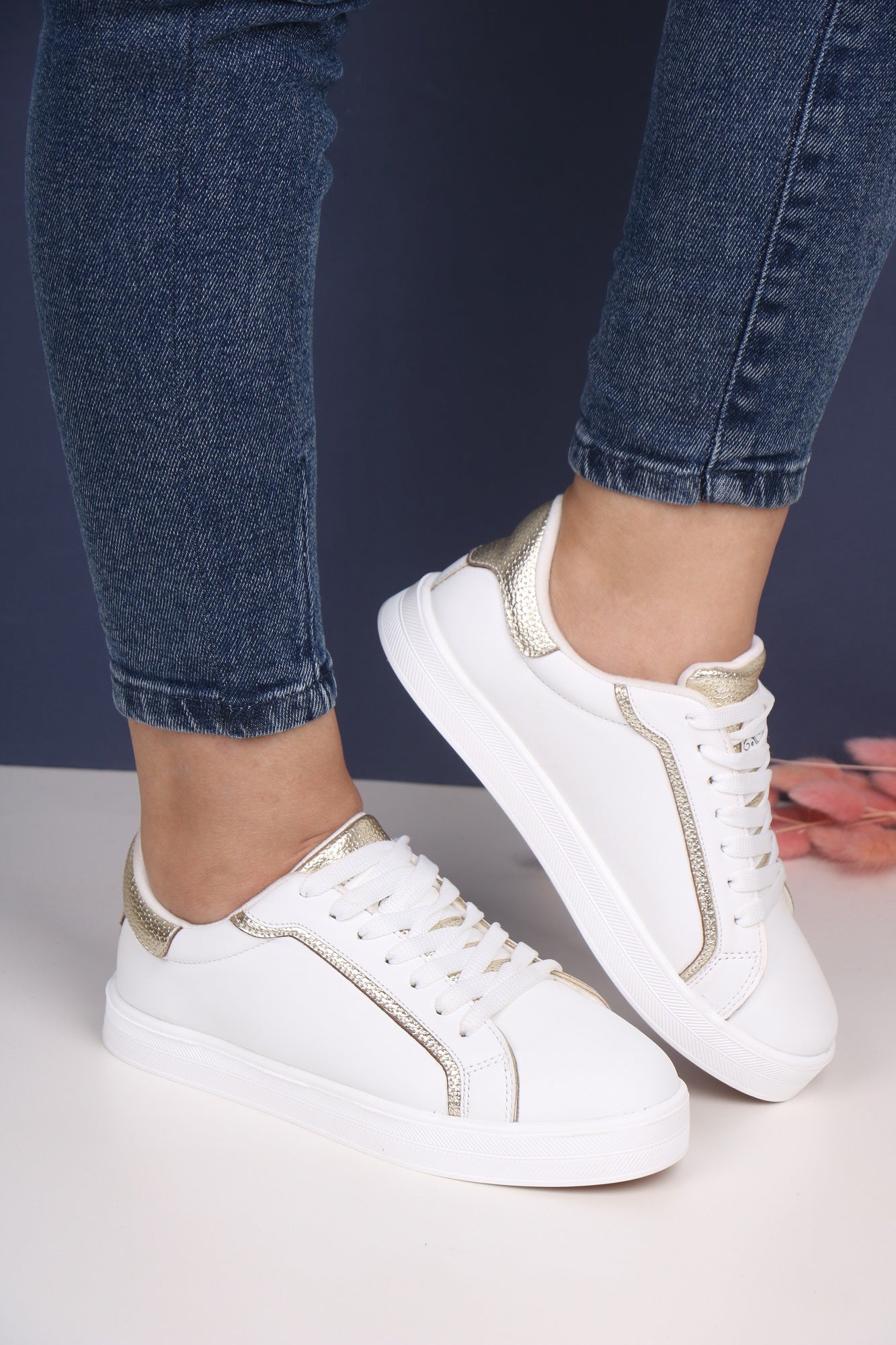 Women's Sneakers 4110