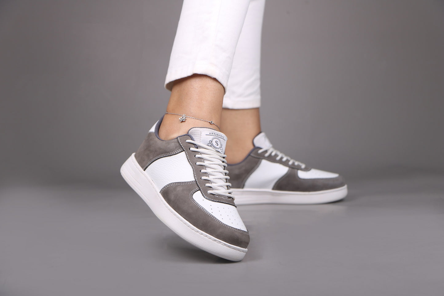 Women's Sneakers - 2099