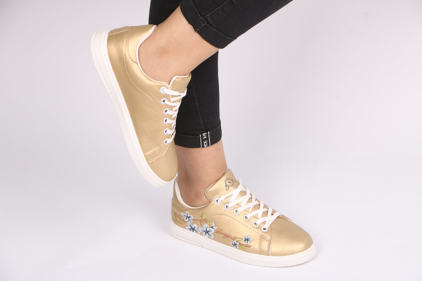 Women's Sneaker - 4019M