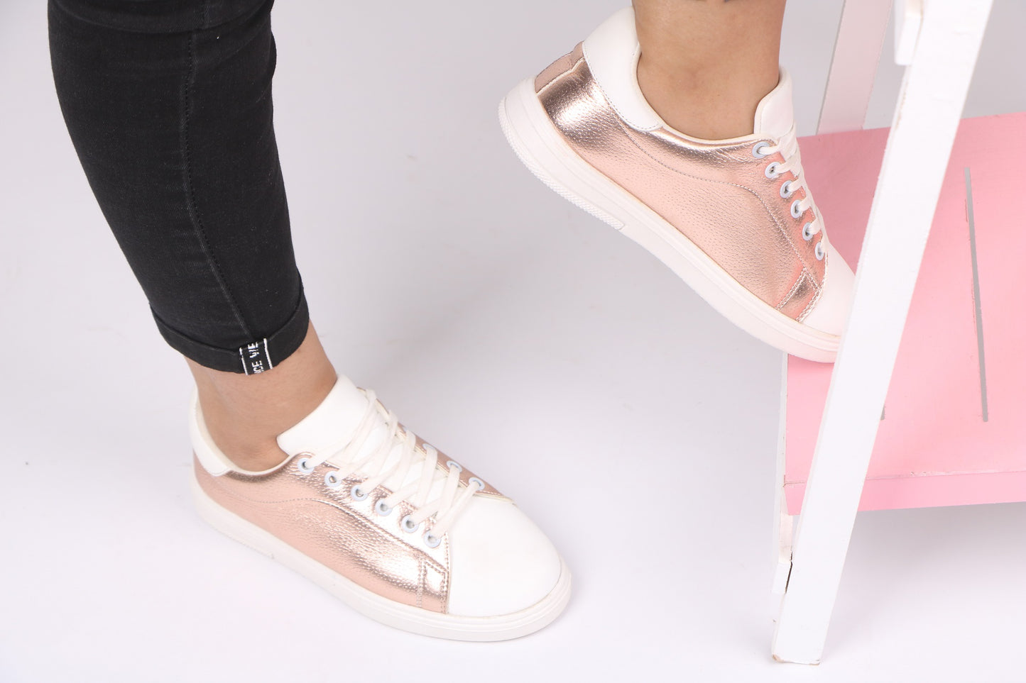 Women's Sneakers 4109