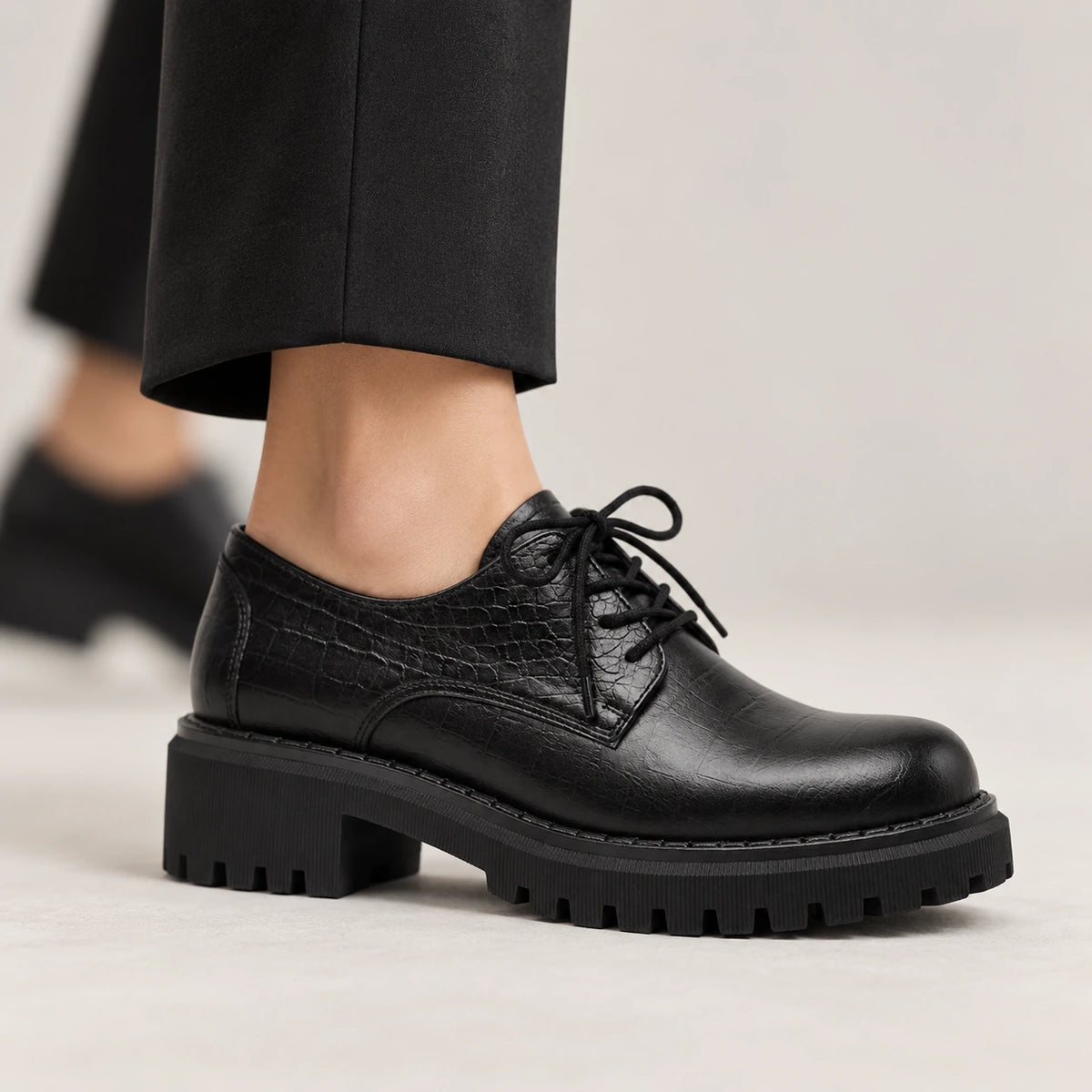 Genuine Leather Crocodile-Embossed Oxford