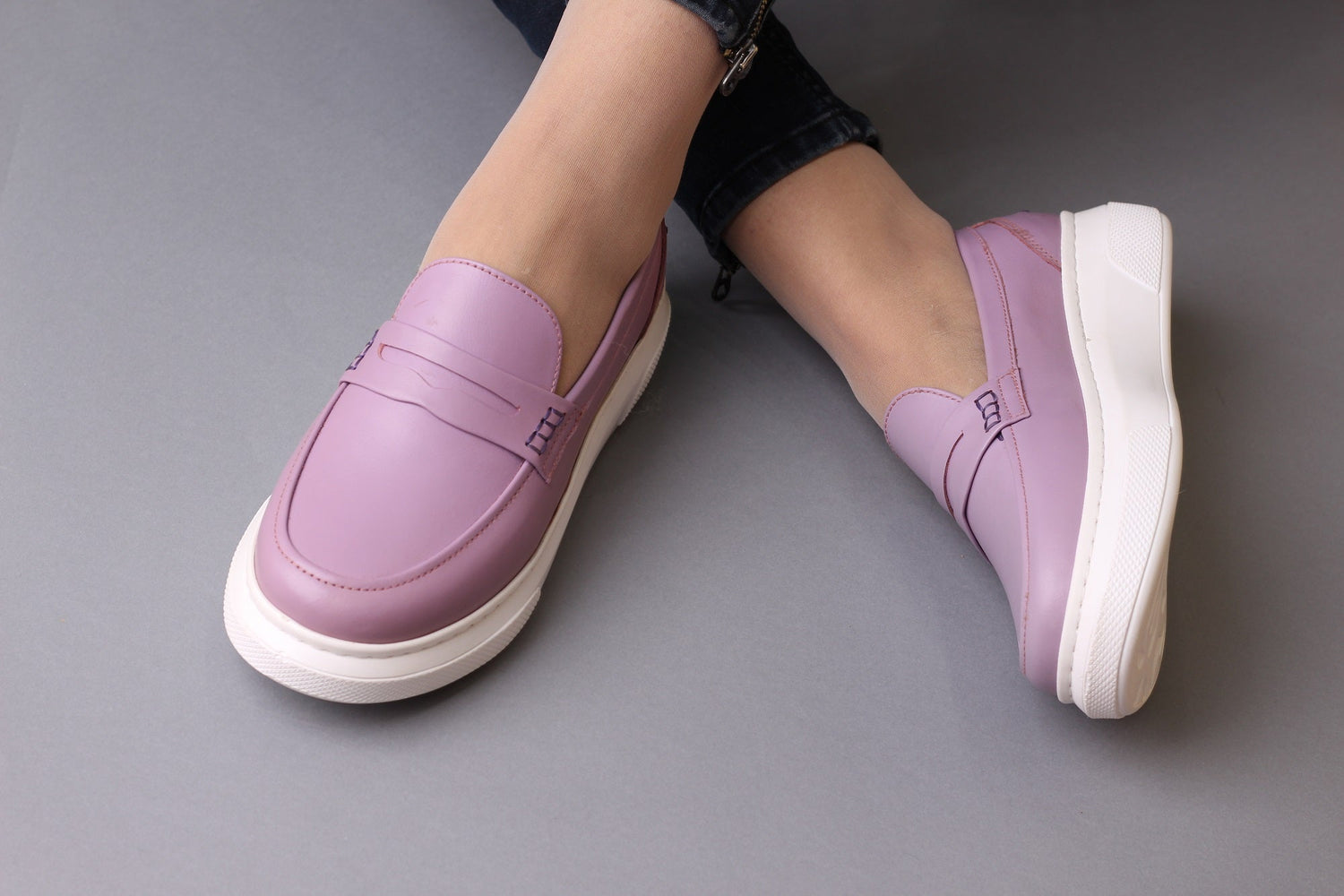 mauve genuine leather shoes in a modern and attractive way for long walks without fatigue from shoppingooo