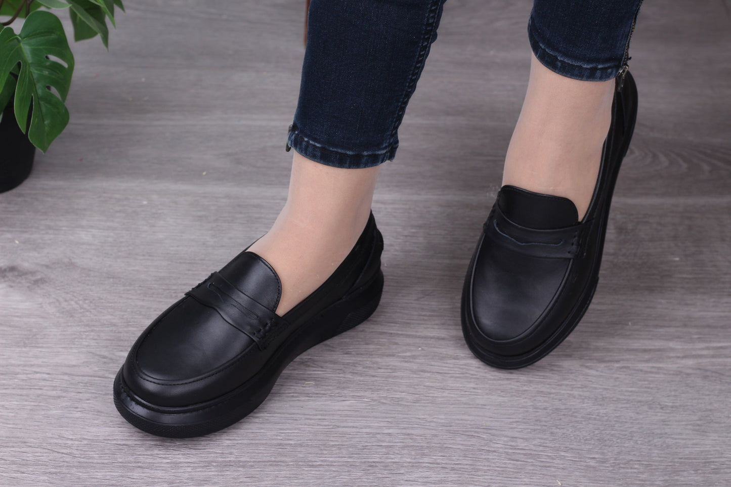 black genuine leather shoes in a modern and attractive way for long walks without fatigue from shoppingooo