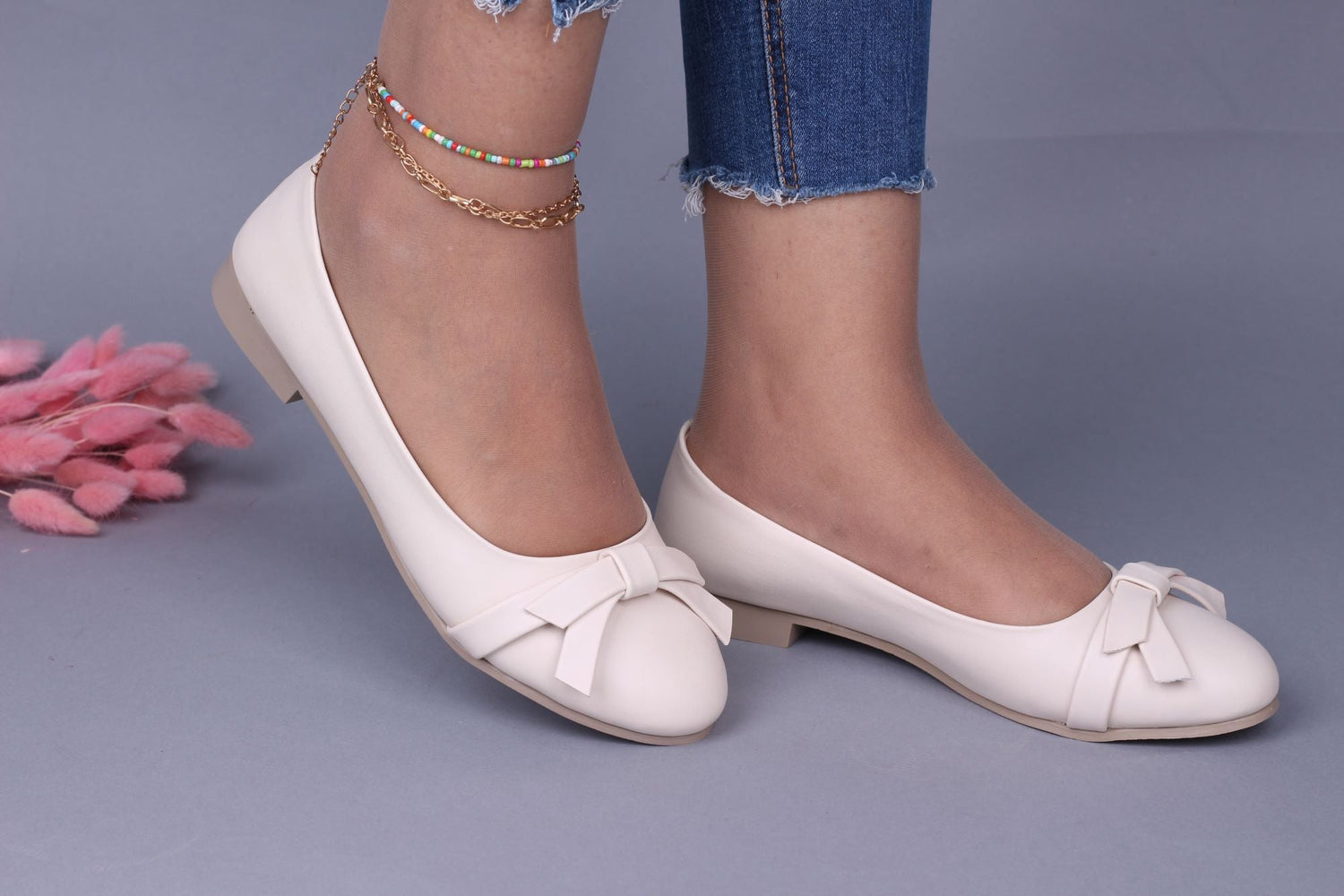 Women's beige flat shoes from shoppingooo